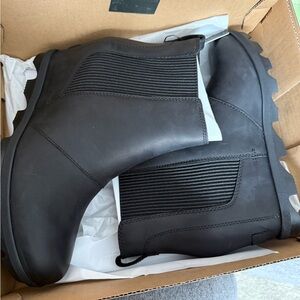 Sorel Black Chelsea Wedge Boots